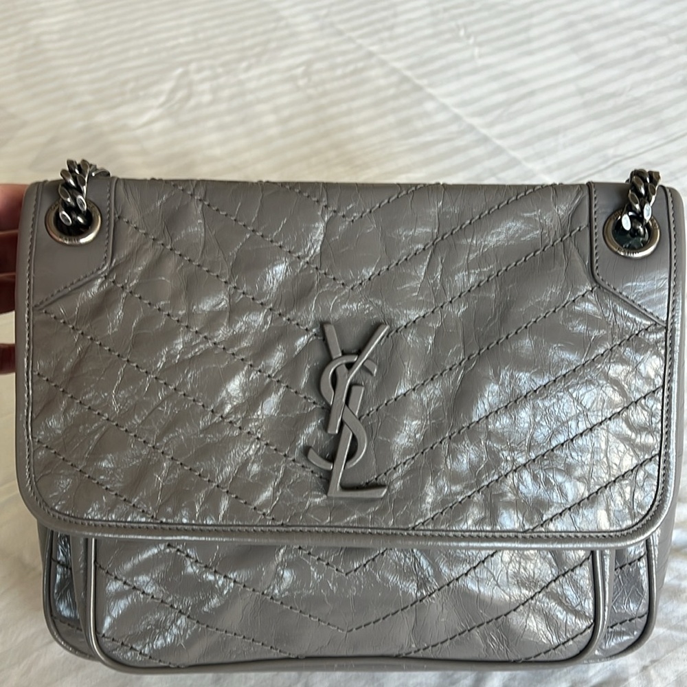 Like New YSL Niki Medium Bag Color Fog - Picture 9 of 17